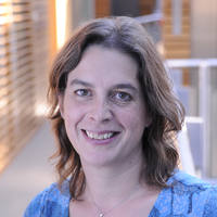 Photo of Dr Sarah J Lindsay